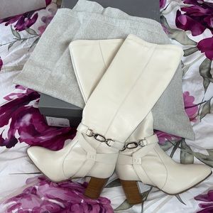 Aquatalia worn once Size 7 Boots off white🔥